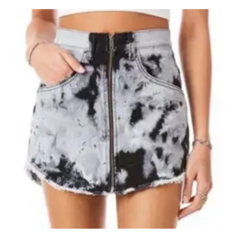 NWT Size 25 Carmar Black/White Jean Skirt
